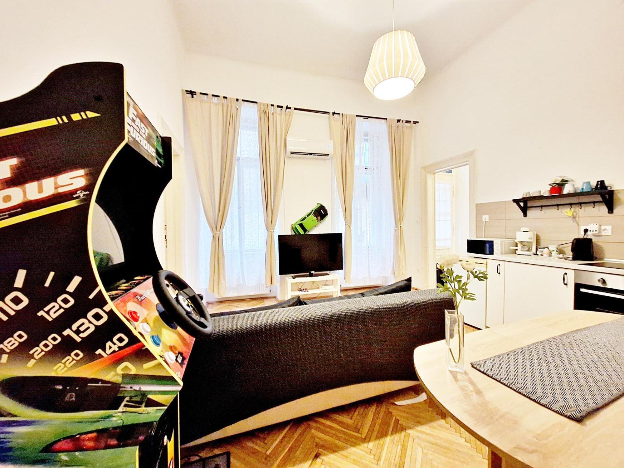 Free Parking Sega Rally Apartment Boedapest Buitenkant foto